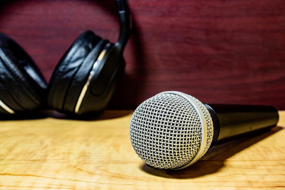 microphone-audio-headphones.jpg